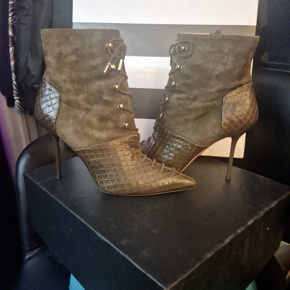 Aquazzura Berlin 95mm Lace-up Ankle Boots in dark moss green.